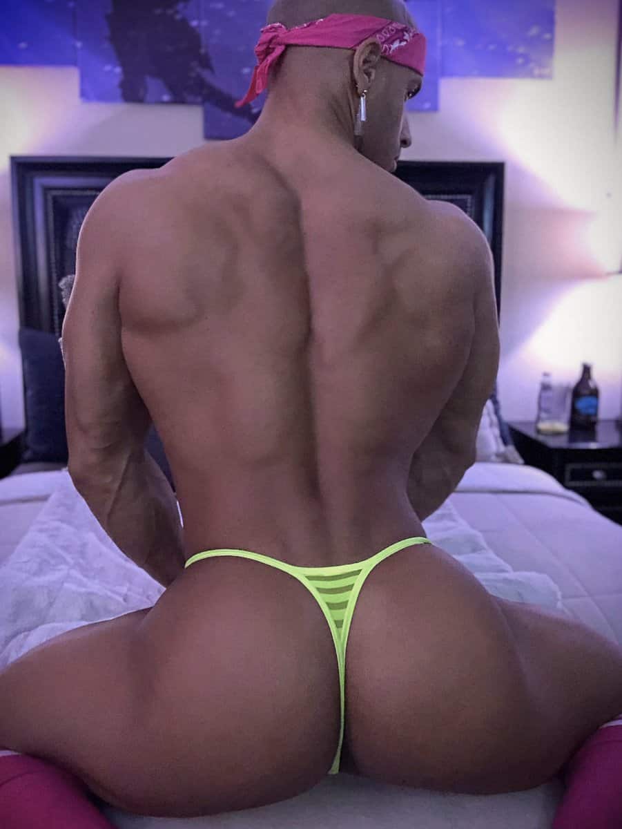 We all know @SeanZevran is one sexy ass dude, but check out his muscled body in the striped neon thong. Ass cheeks so muscled and perfect if only we could see that hole. 