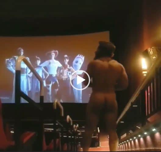 @YeppeiC goes nude at the movies