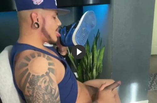 .@onlyfansx9x26x Eats The Cum Off His Nike Shoes
